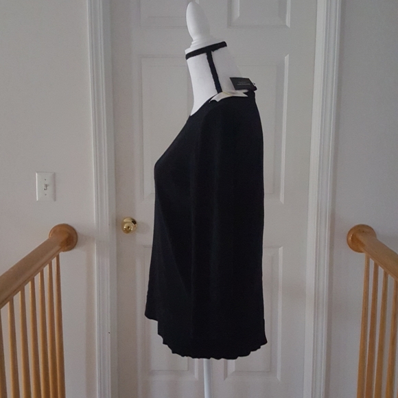 26:11 - Cable & Gauge Knit Top - Picture 4 of 8